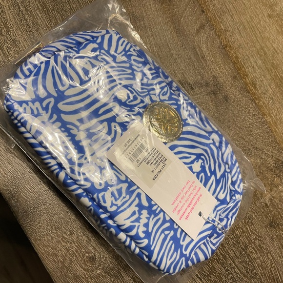 Lilly Pulitzer Belt Bag in Zee Bee print - Picture 3 of 3